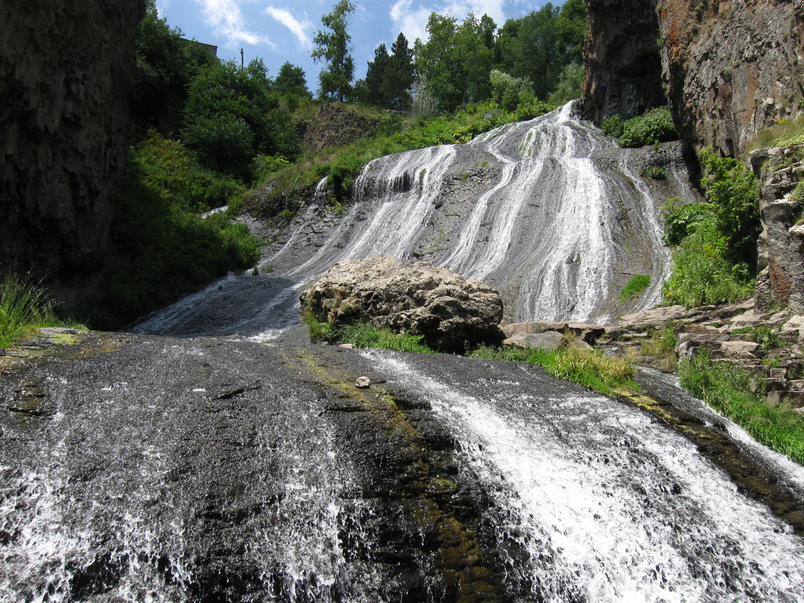 Jermuk waterfall 2